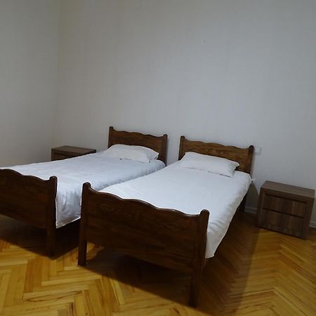 Vake Super Quiet And Comfy Apartment With A Yard Tbilisi Esterno foto