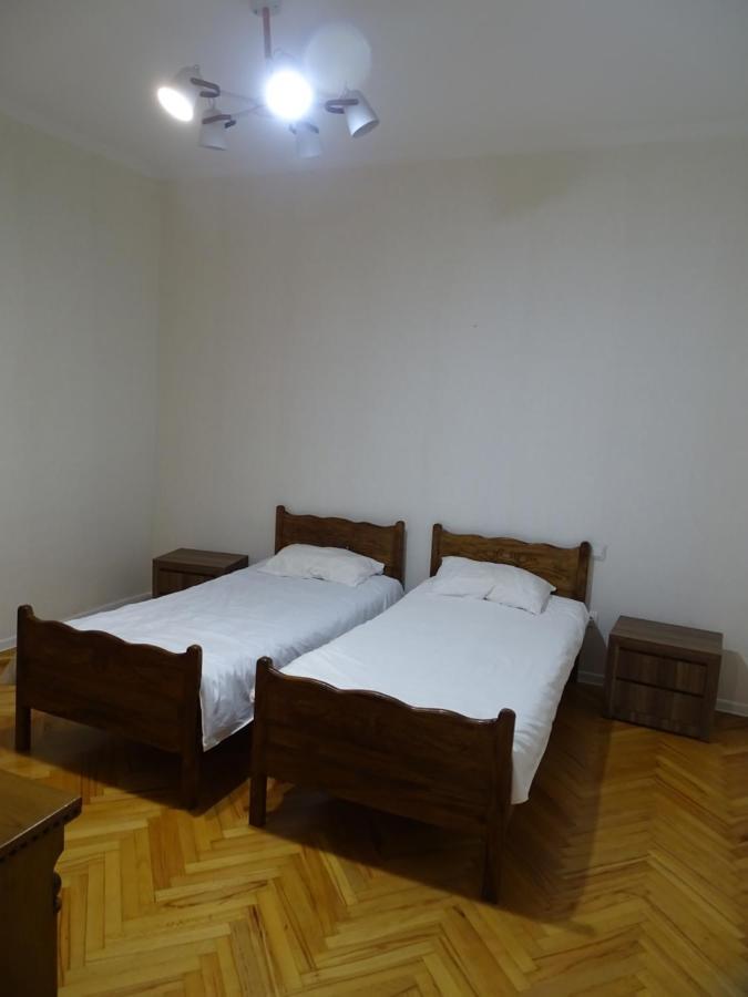 Vake Super Quiet And Comfy Apartment With A Yard Tbilisi Esterno foto